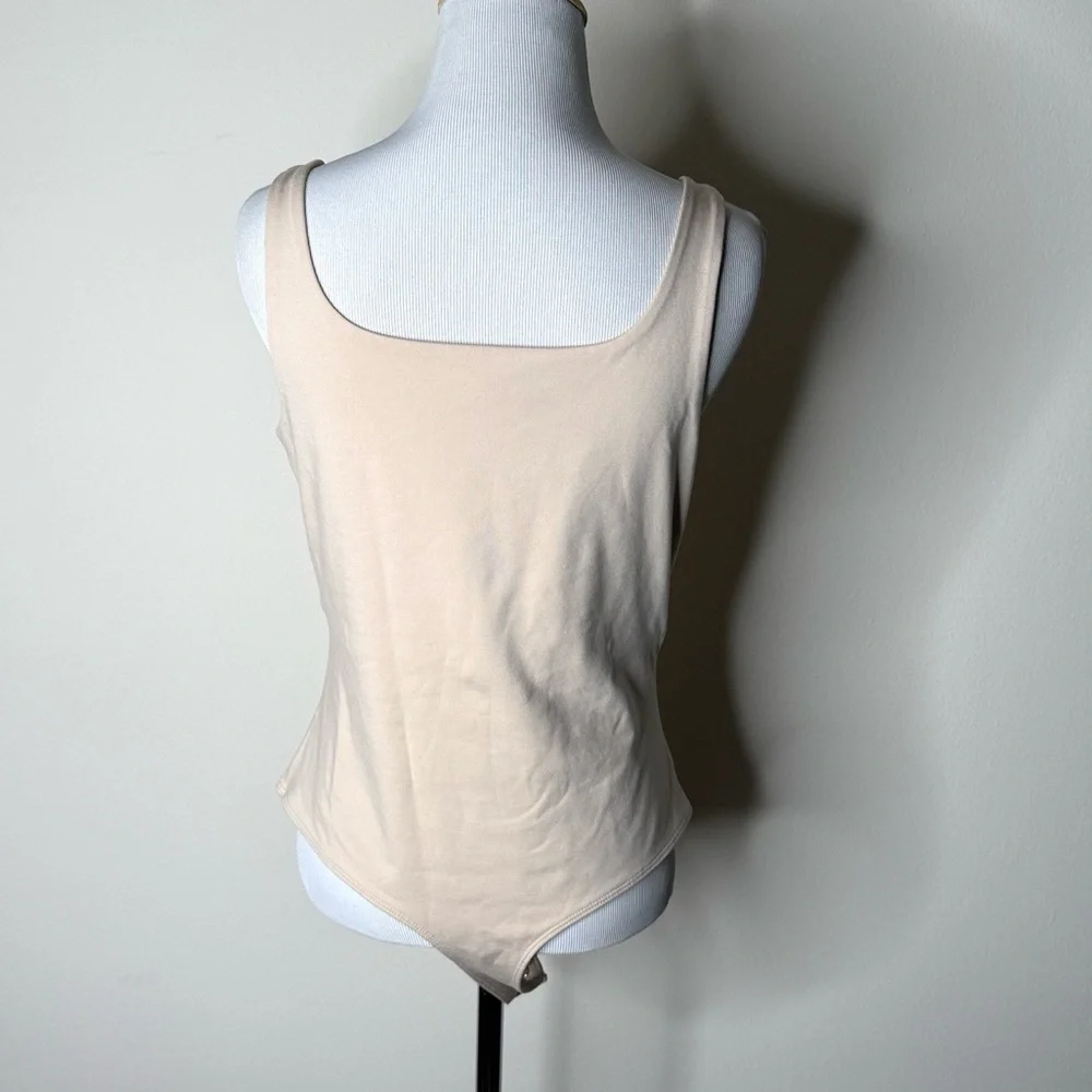 Banana Republic Factory Beige Scoop Neck Seamless Bodysuit - Picture 7 of 7